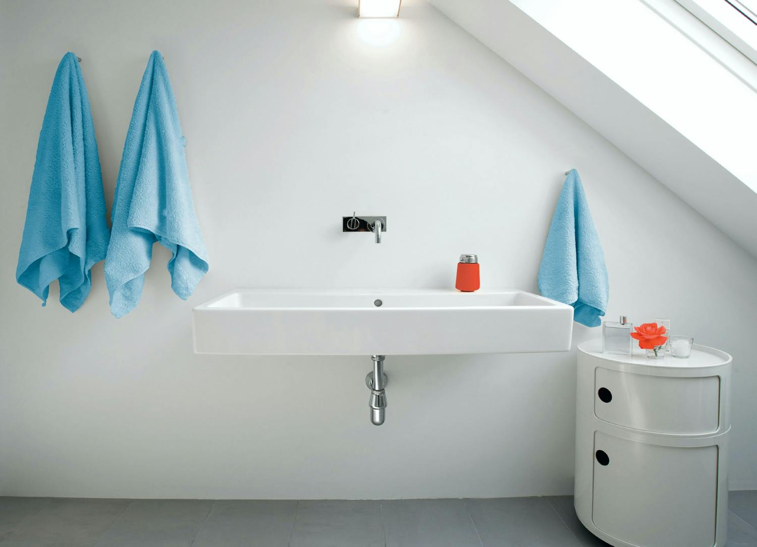 Sådan hænger du en tung håndvask op Højde på håndvask